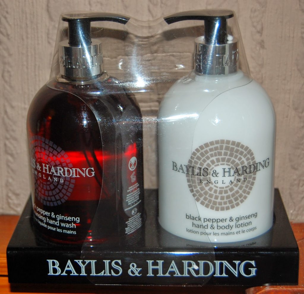 Two pump bottles of Baylis & Harding England—black pepper & ginseng hand wash and hand & body lotion—packaged in a sleek black tray. A classy choice if you’re looking to buy presents for teachers or thoughtful teacher gifts.