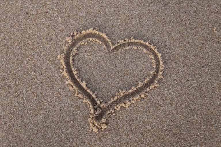 heart in sand