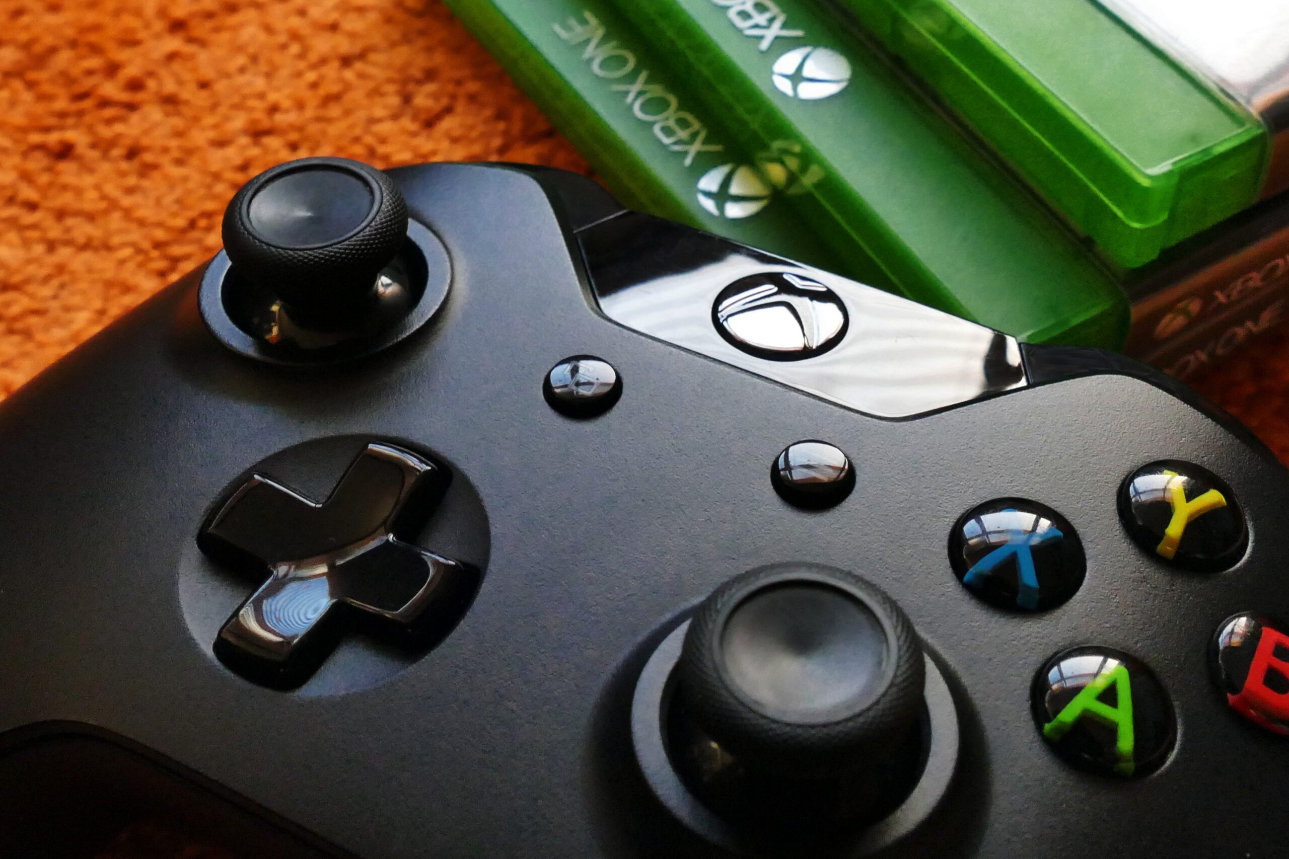 Xbox one controller and 3 games